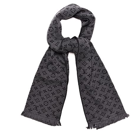 Products by Louis Vuitton: Monogram Classic scarf